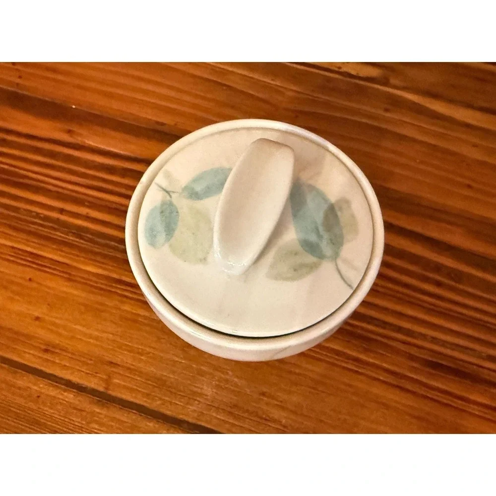 Red Wing True China Merrileaf Pattern Sugar Bowl